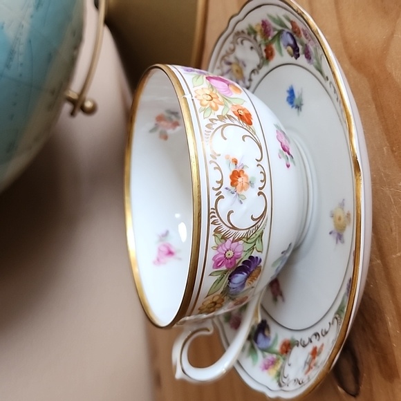 Vintage Empress Dresden Flower teacup and saucer by Schumann Bavaria - Picture 5 of 16